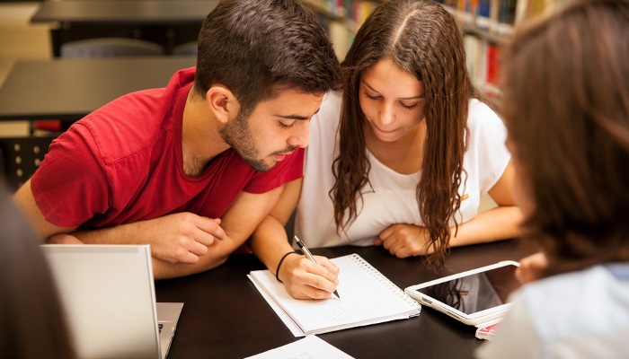 Llegan las becas Adriano de 1.500 euros para estudiantes andaluces