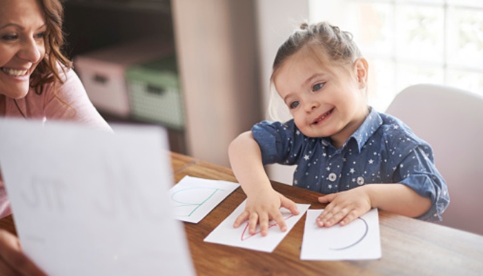 A los niños bilingües se les da bien contar historias en varios idiomas