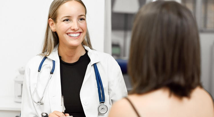 Enfermería de Práctica Avanzada y Salud de la Mujer: másteres universitarios para liderar en el sector sanitario