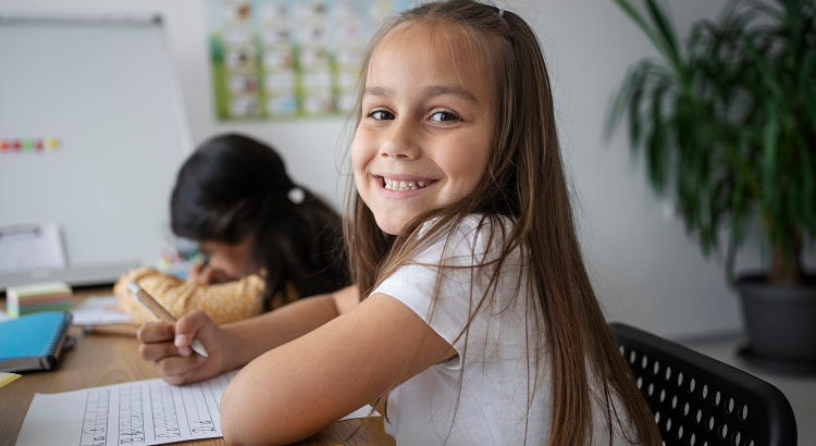 Los niños más inteligentes no necesitan escuelas selectivas para prosperar, según un estudio de la Universidad Victoria