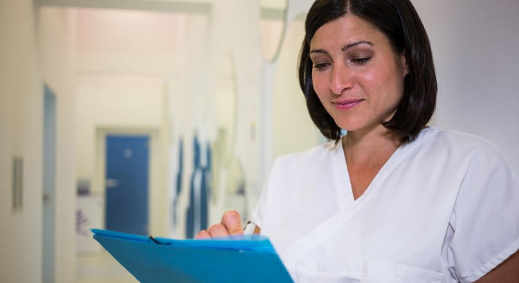 Estudiar Formación Profesional en el área sanitaria: títulos, sueldos y salidas profesionales