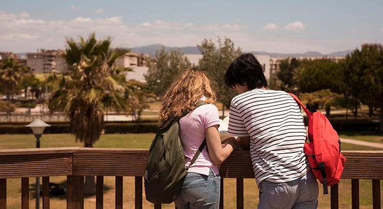 Es el momento de pedir becas en Andalucía: de las Becas Adriano a las de Segunda Oportunidad