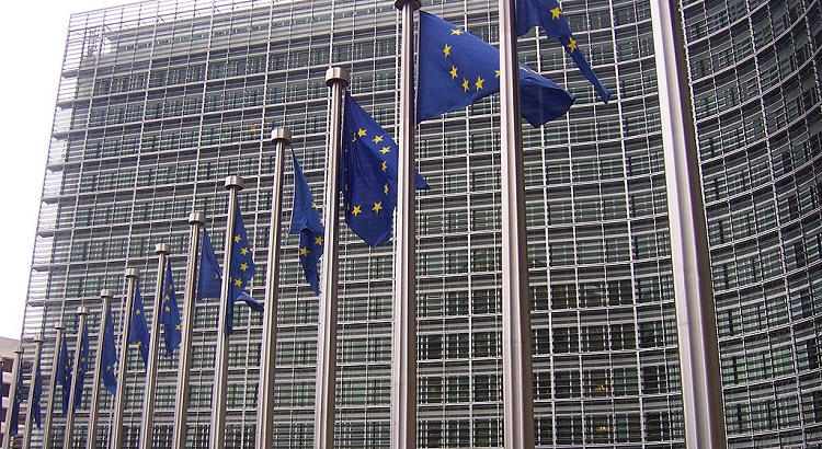 La Comisión Europea ofrece prácticas remuneradas: requisitos y solicitud